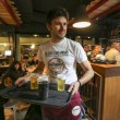 Napoli, M5s: Fico e Di Maio servono pizza per autofinanziamento regionali14