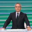 Enrico Mentana interrompe titoli TgLa7: tosse e abbassamento di voce VIDEO
