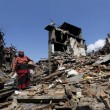 Terremoto Nepal, oltre 3600 morti. Quattro italiani morti 16