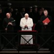 Via Crucis, Papa Francesco: "Cristiani perseguitati nel silenzio complice"08