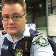 Australia, perde smartphone: poliziotto la avvisa postando selfie sul profilo Fb di lei 03