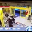 VIDEO Youtube: Angelo Di Fazio rapina supermercato. Schiaffo da carabiniere che fa spesa7