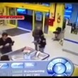 VIDEO Youtube: Angelo Di Fazio rapina supermercato. Schiaffo da carabiniere che fa spesa3