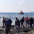 Migranti, barcone con 200 a bordo contro scogli vicino Rodi3