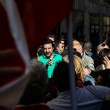 Matteo Salvini a Livorno: contestatori lanciano uova. Lui: "Sfigati"17