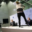 Josephine Witt, la contestatrice di Draghi: "Tutti a guardarmi le mutande" 13