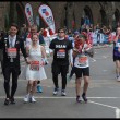 Laura Harvey e Paul Elliot si sposano durante Maratona Londra13