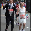 Laura Harvey e Paul Elliot si sposano durante Maratona Londra17