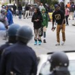 Baltimora, scontri con polizia dopo nero ucciso: 15 feriti, saccheggi e incendi17