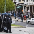 Baltimora, scontri con polizia dopo nero ucciso: 15 feriti, saccheggi e incendi15