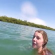 VIDEO YouTube - Urla disperata: "Uno squalo!!" ma... 5
