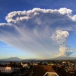 Cile, eruzione vulcano Calbuco: evacuate persone, allerta anche in Argentina