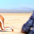 kim kardashian nuda deserto 04