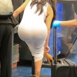 Kim Kardashian e l'abito aderente bianco FOTO 13