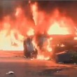 Milano, auto in fiamme a corteo No Expo. Una è della ex di Salvini FOTO