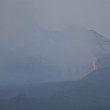 Etna erutta di nuovo: lava fuoriesce dal cratere sud-est