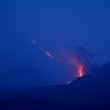 Etna erutta di nuovo: lava fuoriesce dal cratere sud-est09