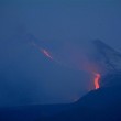 Etna erutta di nuovo: lava fuoriesce dal cratere sud-est7