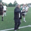 VIDEO Massimo Ferrero batte il calcio d’inizio e centra in pieno un fotografo