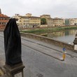 Verona, Firenze, Siena: drappi neri a lutto sui monumenti contro Isis 02