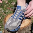 VIDEO YouTube - A cosa servono quei buchi in più nelle scarpe? Segreto svelato 01