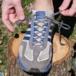 VIDEO YouTube - A cosa servono quei buchi in più nelle scarpe? Segreto svelato 03