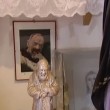 VIDEO YouTube: Madonna di Giampilieri, mistero della statua che piange sangue5