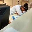 #YoTambienMeDormi, medici crollati dal sonno in corsia: la campagna virale FOTO 5