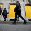 "Nessuno tocchi Milano": in migliaia a ripulire muri e scritte dei black bloc 15