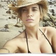 Elisabetta Canalis, in vendita suo smartphone ​con foto e video privati 02