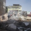 Terremoto Nepal, altra scossa di 7.4. Rischio nuova strage dopo gli 8mila morti28