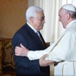 Papa Francesco abbraccia Abu Mazen: "Lei sia angelo della pace"01
