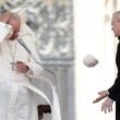 Papa Francesco a piazza San Pietro: il vento fa volare lo zucchetto4