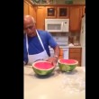 VIDEO YouTube - Come tagliare il cocomero a pezzettini... velocemente3