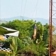 Thailandia: salta nuda dal bungee jumping, filmato diventa virale03