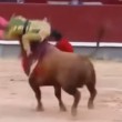 VIDEO YouTube - Saul Jimenez Fortes, torero colpito al collo da cornata