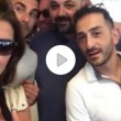 Alba Parietti su volo per Ibiza: cori da stadio, interviene steward: "State calmi"