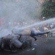 Armenia, cannoni d'acqua fanno "volare" i manifestanti FOTO 2