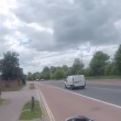 VIDEO YouTube. Gb: insulta automobilista e subito dopo cade dalla bici6