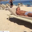VIDEO YouTube - Antonio Cassano fa gavettone a Criscito in spiaggia 2