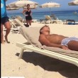 VIDEO YouTube - Antonio Cassano fa gavettone a Criscito in spiaggia 3