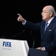 Fifa, Joseph Blatter rieletto e si dimette: "Incastrato dalla mail del vice"