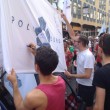 Gay Pride Milano, 50mila in parata. Forza Nuova contro e frasi choc Lega FOTO