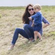 Kate Middleton e il principino George giocano sul campo di polo FOTO 7