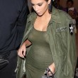 Kim Kardashian incinta non rinuncia alle trasparenze11