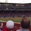 VIDEO YouTube - Brett Lawrie spezza mazza da baseball e colpisce tifosa in testa5