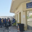 Francia lascia passare (alcuni) migranti: a Ventimiglia linea più morbida