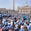 Piazza San Pietro, 100 mila scout da Papa Francesco: "Costruite ponti non muri"05