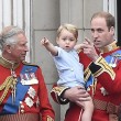 Principe William posa come Carlo: figlioletto George in braccio FOTO 10