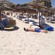 Attentato in Tunisia, FOTO turisti morti sulla spiaggia dell'hotel